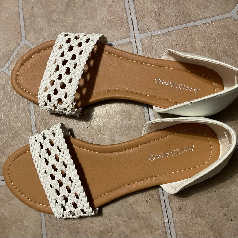 White sandals size 8.5